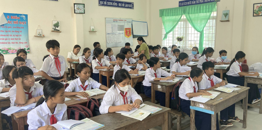 Giáo viên và học sinh thực hiện tiết dạy minh họa Chuyên đề.