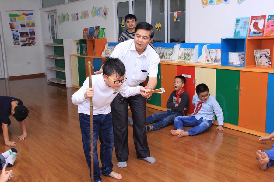 Tiết dạy hát chèo, quan họ tại Trường Tiểu học Đoàn Thị Điểm – Hà Nội được học sinh hào hứng đón nhận. Ảnh: NTCC