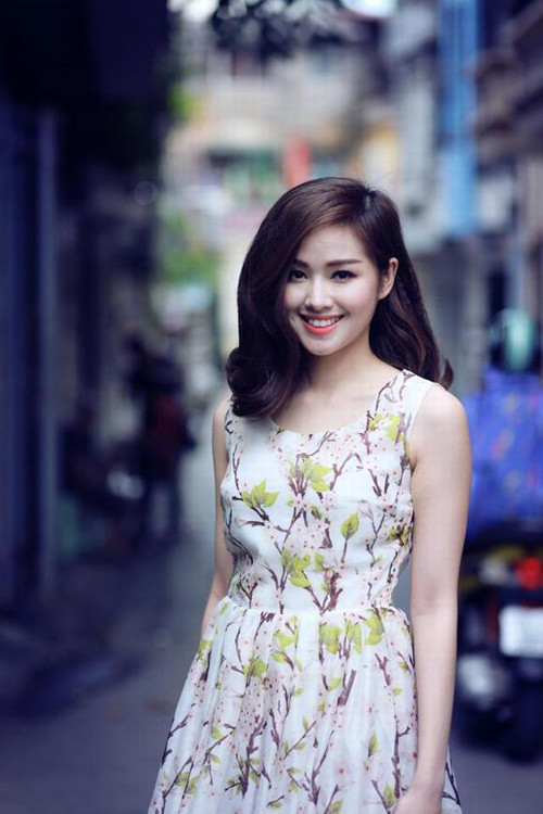 7 kiểu tóc mùa hè dễ làm của sao Việt hút hồn phái đẹp ảnh 10 7 kiểu tóc mùa hè dễ làm của sao Việt hút hồn phái đẹp ảnh 10