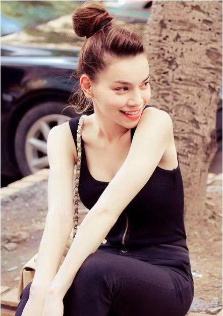 7 kiểu tóc mùa hè dễ làm của sao Việt hút hồn phái đẹp ảnh 2