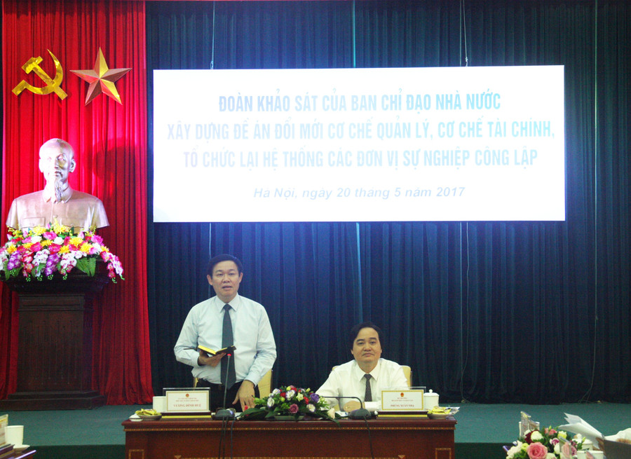 Phó Thủ tướng Vương Đình Huệ dẫn đầu đoàn khảo sát của Ban chỉ đạo nhà nước xây dựng Đề án đổi mới cơ chế quản lý, cơ chế tài chính, tổ chức lại hệ thống các đơn vị sự nghiệp công lập đến làm việc với Bộ GD&ĐT.