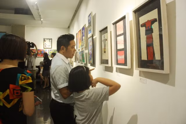 Kinh phí thu được từ triển lãm tranh sẽ được dùng để gây quỹ từ thiện hỗ trợ cho 45 học sinh nghèo tại Phú Thọ