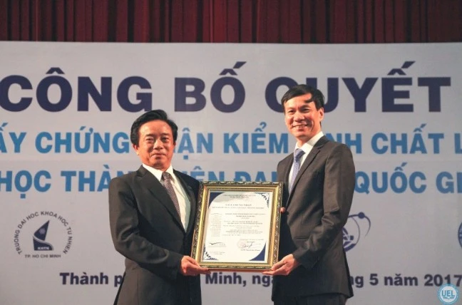 Trường Đại học Kinh tế - Luật nhận giấy chứng nhận đạt chuẩn kiểm định chất lượng giáo dục. Nguồn ảnh: website nhà trường