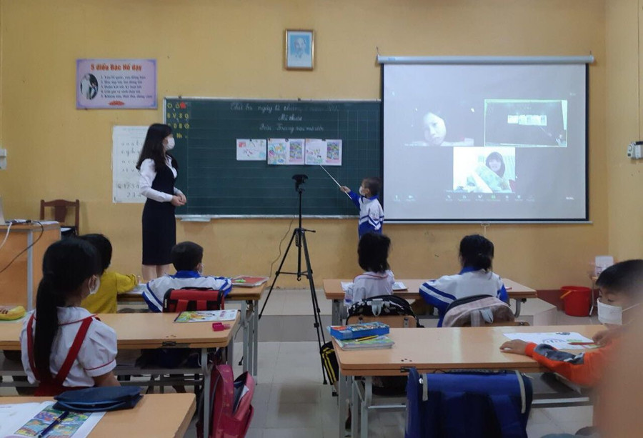 Giờ học ở Trường Tiểu học Thị trấn Hương Sơn (Phú Bình, Thái Nguyên). Ảnh: NTCC Giờ học ở Trường Tiểu học Thị trấn Hương Sơn (Phú Bình, Thái Nguyên). Ảnh: NTCC
