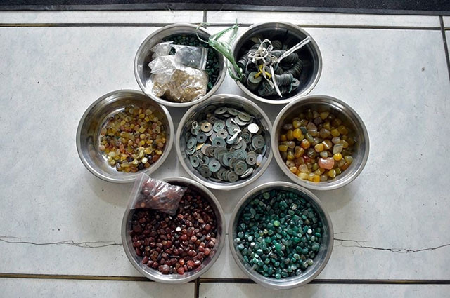 Người đàn ông dùng 50.000 đồng tiền xu để “xây” thành phố Trùng Khánh - Ảnh 3 Người đàn ông dùng 50.000 đồng tiền xu để “xây” thành phố Trùng Khánh - Ảnh 3