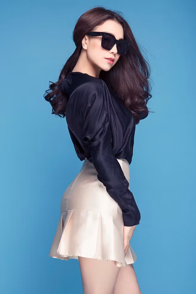 Trà Ngọc Hằng tươi trẻ trong loạt trang phục hè