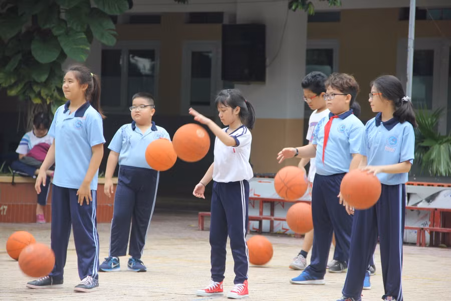 Học sinh tham gia giờ Thể dục. Ảnh minh hoạ 