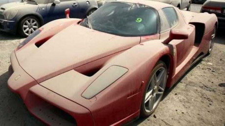 Sự thật đằng sau những chiếc siêu xe bị bỏ rơi tại Dubai - Ảnh 1 Su that dang sau nhung chiec sieu xe bi bo roi tai Dubai - Anh 1