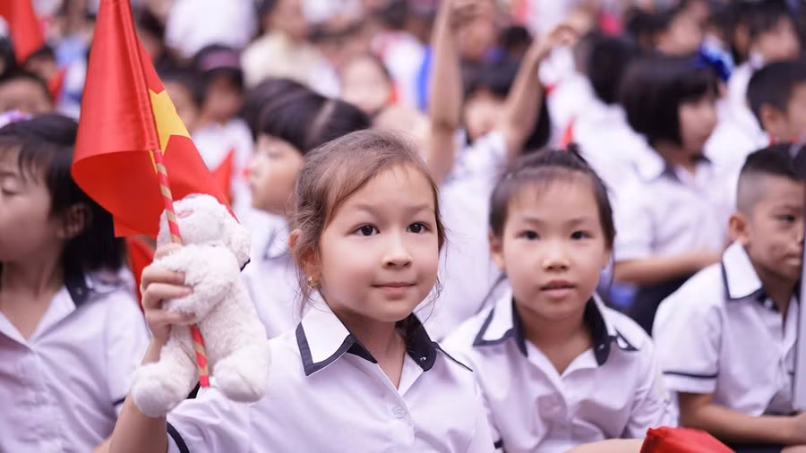 Việc yêu cầu trẻ biết đọc thông viết thạo trước khi vào lớp 1 là không nên. Ảnh minh họa.