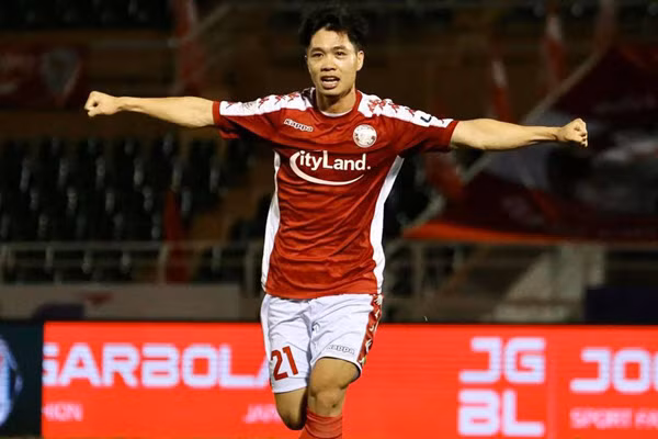 Công Phượng đang “bay cao” tại đội chủ sân Thống Nhất.