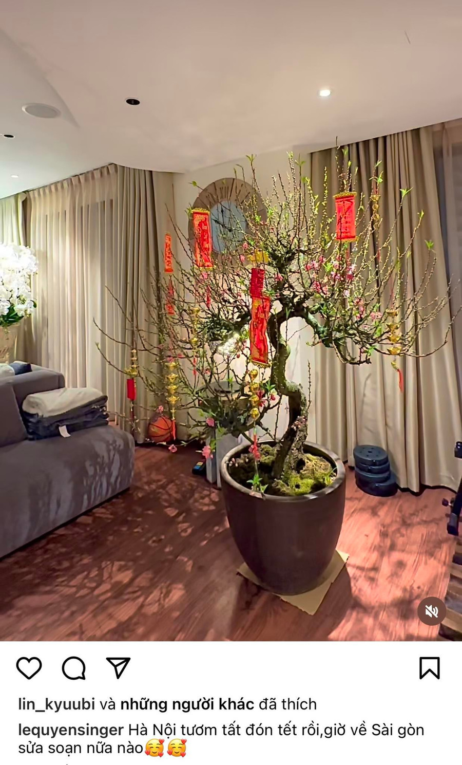 Lệ Quyên trang trí biệt thự tại Hà Nội vô cùng tươm tất, tỉ mỉ để chuẩn bị đón Tết.