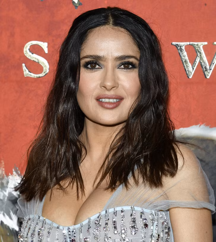 Salma Hayek (56 tuổi): Nữ diễn viên nói rằng cô ấy chưa bao giờ tiêm botox. Cô ấy nghiêm túc xem xét nó và gần như đã thử nhưng sau đó lại đổi ý. Theo Salma, vẻ đẹp nằm bên trong chúng ta và phụ nữ ở độ tuổi nào cũng đẹp.