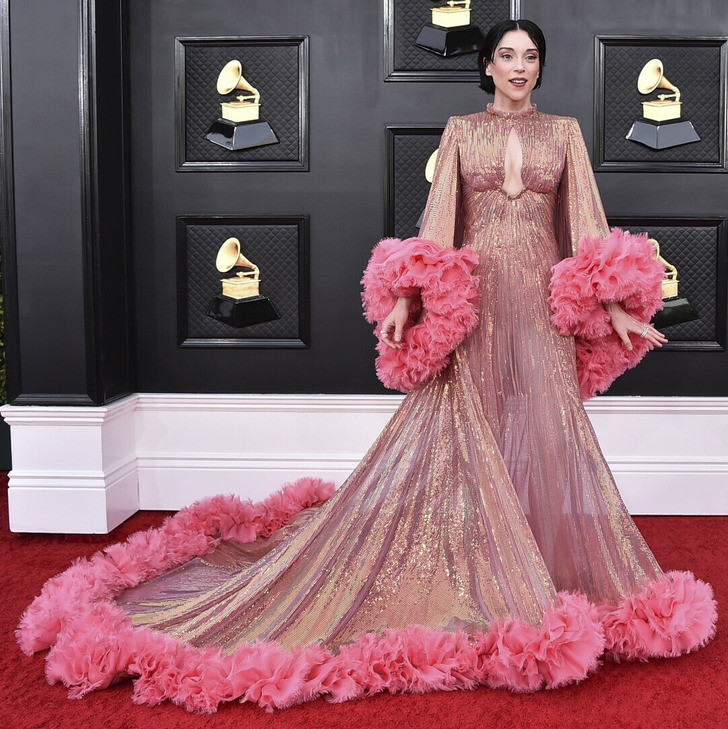 St. Vincent tại lễ trao giải Grammy. St. Vincent tại lễ trao giải Grammy.