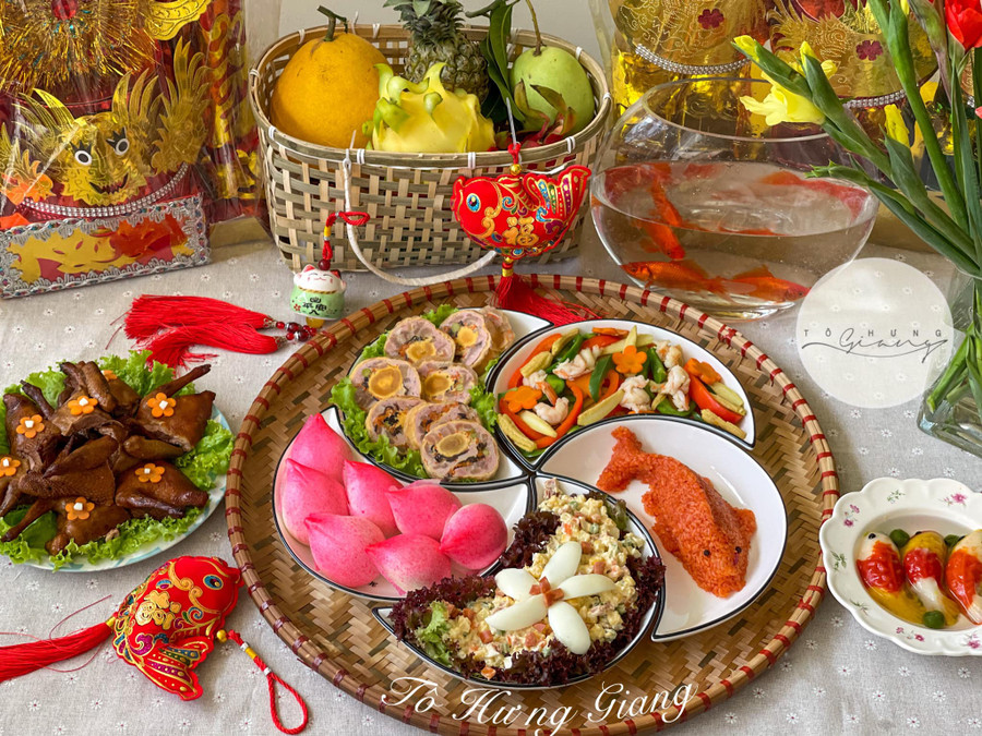 Mâm cỗ cúng nhận được rất nhiều sự yêu thích trên nhóm Yêu Bếp của chị Tô Hưng Giang.