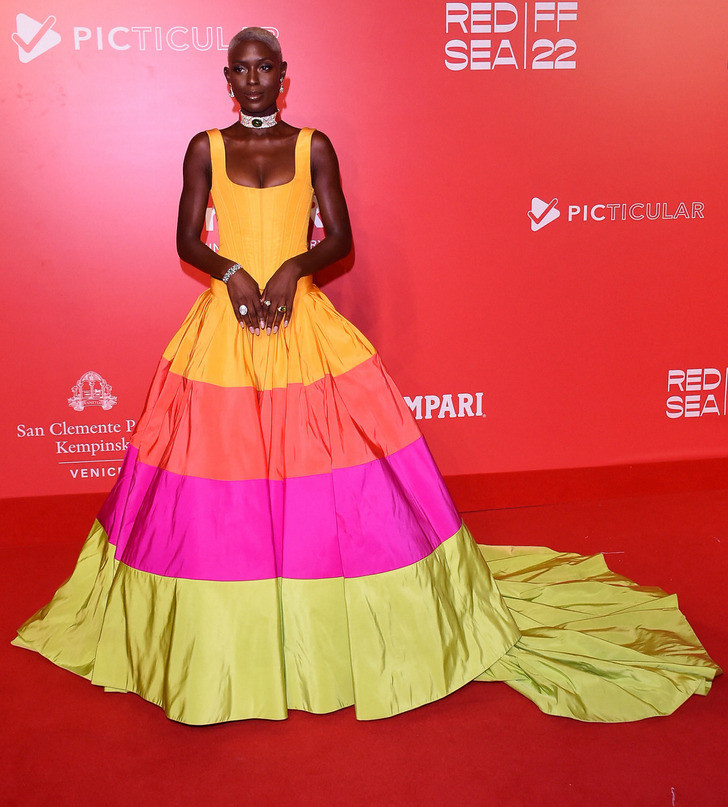 Jodie Turner-Smith tại Liên hoan phim Venice. Jodie Turner-Smith tại Liên hoan phim Venice.