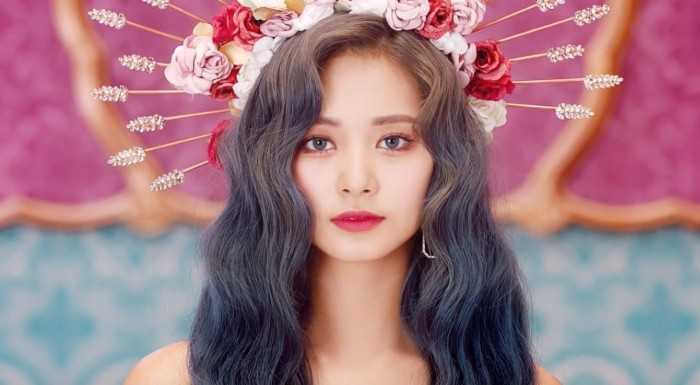 Vị trí số 2: Tzuyu (TWICE) là một thần tượng K-Pop người Đài Loan và là thành viên của TWICE, nơi cô giữ vị trí vũ công chính, giọng ca phụ.