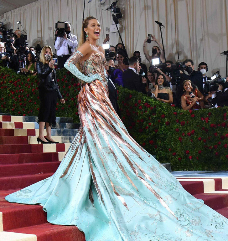 Blake Lively tại Met Gala. Blake Lively tại Met Gala.