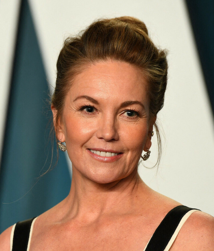 Diane Lane (57 tuổi): Diane thành thật nói rằng đôi khi cô lo lắng về nếp nhăn, bọng mắt và làn da chảy xệ. Nhưng cô cho rằng những thay đổi này là tự nhiên, sớm muộn gì chúng cũng xảy ra với tất cả mọi người và đó là điều bình thường. Diane Lane (57 tuổi): Diane thành thật nói rằng đôi khi cô lo lắng về nếp nhăn, bọng mắt và làn da chảy xệ. Nhưng cô cho rằng những thay đổi này là tự nhiên, sớm muộn gì chúng cũng xảy ra với tất cả mọi người và đó là điều bình thường.