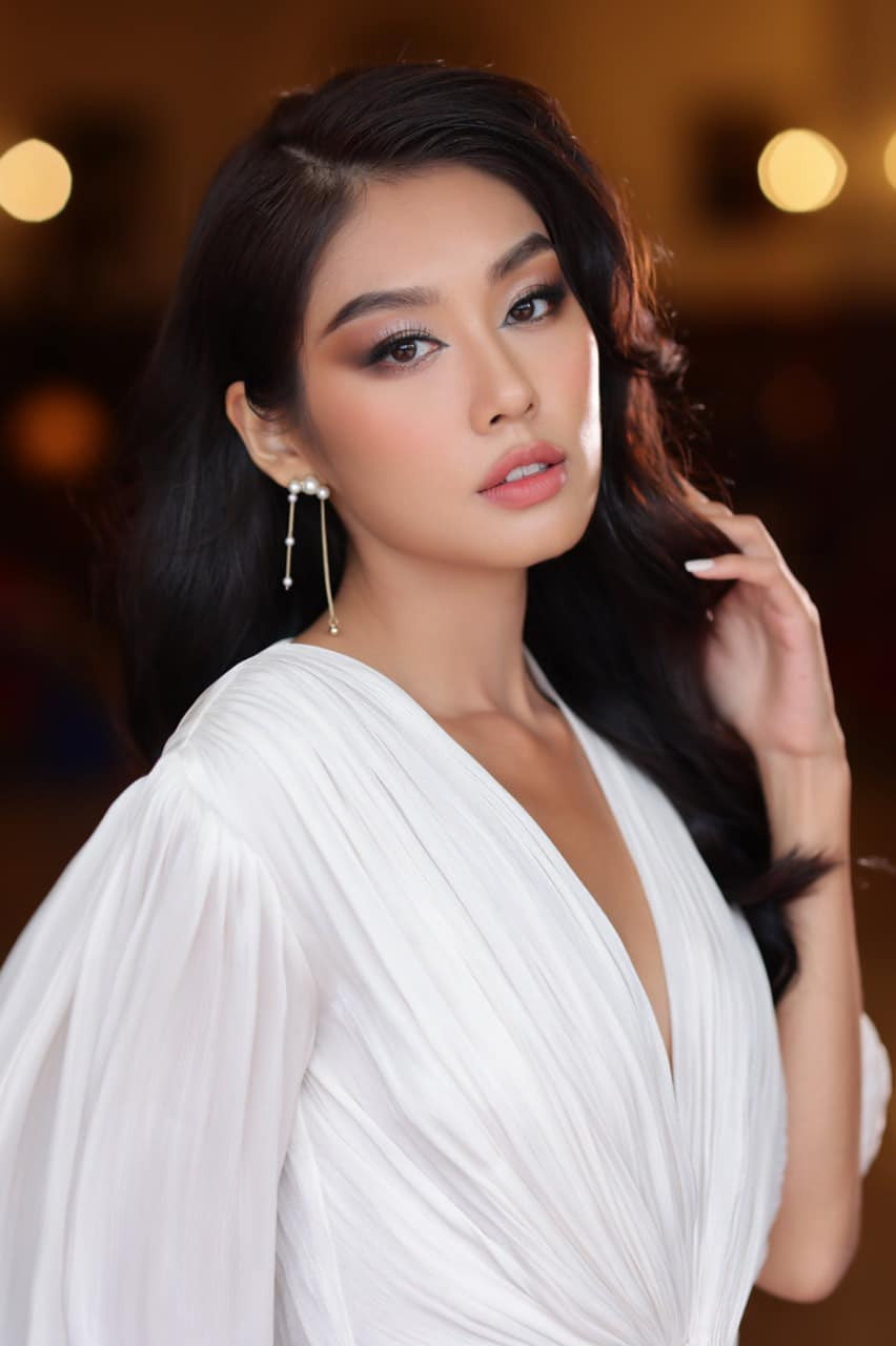 Thảo Nhi Lê sở hữu gu thời trang sang chảnh và thần thái vô cùng quyến rũ. Thảo Nhi Lê sở hữu gu thời trang sang chảnh và thần thái vô cùng quyến rũ.