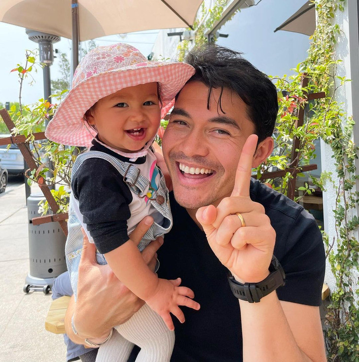 Henry Golding đạt 87,98% về tỷ lệ chính xác. Bác sĩ cho biết: “Những kỹ thuật lập bản đồ máy tính hoàn toàn mới này cho phép chúng tôi giải quyết một số bí ẩn về điều gì làm cho một người đẹp về thể chất và công nghệ này rất hữu ích khi lập kế hoạch phẫu thuật cho bệnh nhân” .