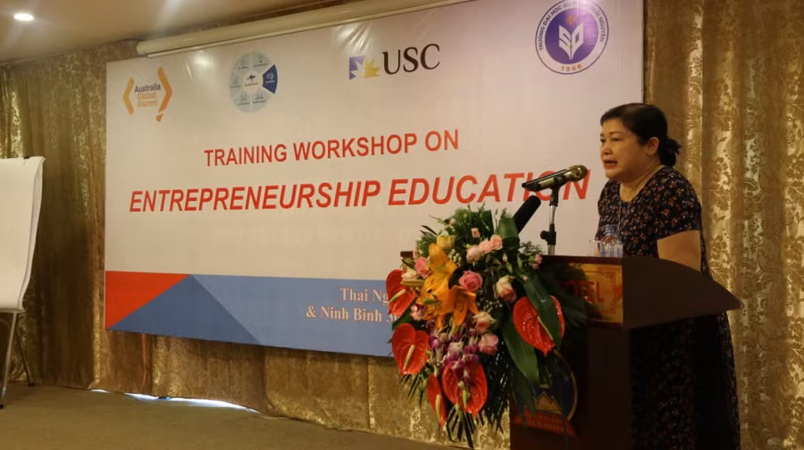 PGS. TS Nguyễn Thị Tính phát biểu tại buổi khai mạc tập huấn.