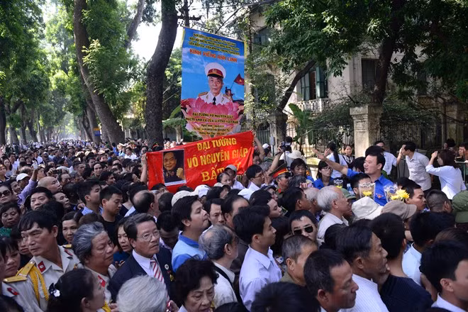 10 hình ảnh khó quên trong lễ tang Đại tướng Võ Nguyên Giáp