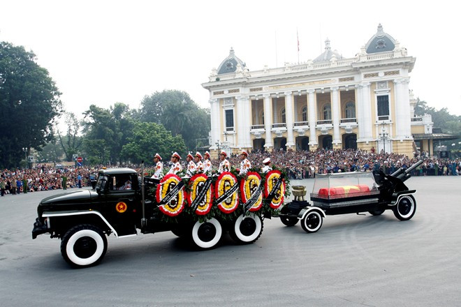 10 hình ảnh khó quên trong lễ tang Đại tướng Võ Nguyên Giáp