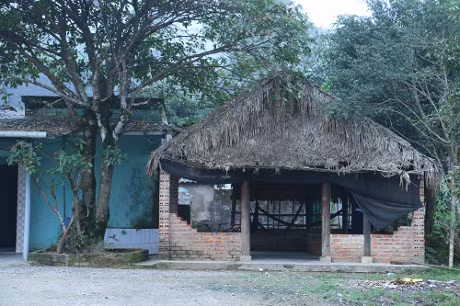 Lap chot chong mai dam giua chon 