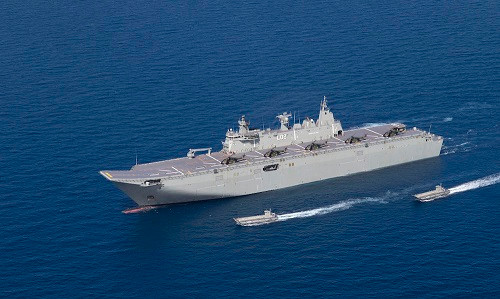 Tàu Hải quân Hoàng gia HMAS Canberra