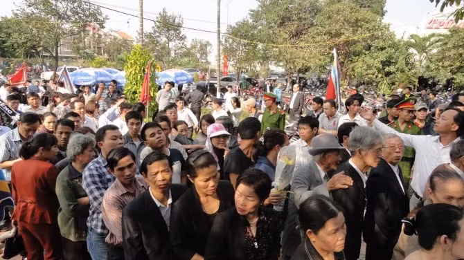 Những hình ảnh xúc động nhất trong tang lễ ông Nguyễn Bá Thanh - Ảnh 14