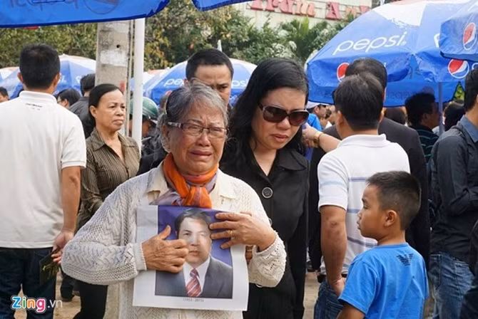 Những hình ảnh xúc động nhất trong tang lễ ông Nguyễn Bá Thanh - Ảnh 9