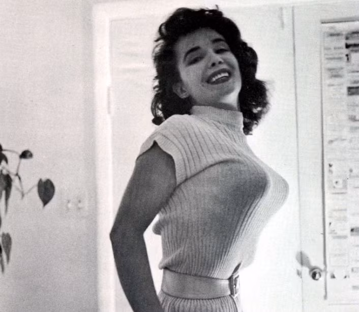 Không thể tin phụ nữ sành điệu lại phát cuồng những xu hướng thời trang kỳ dị này ảnh 5