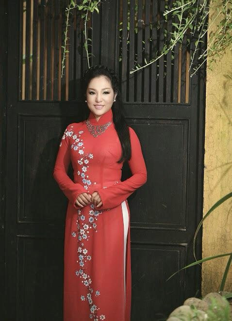 Danh hài Thúy Nga khoe ảnh thời học sinh 