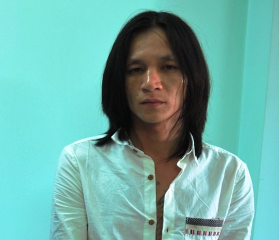 Hồng cầm đầu đường dây buôn bán ma túy và sử dụng trái phép vũ khí quân dụng. Ảnh Cơ quan công an cung cấp Hồng cầm đầu đường dây buôn bán ma túy và vũ khí quân dụng. Ảnh Cơ quan công an cung cấp