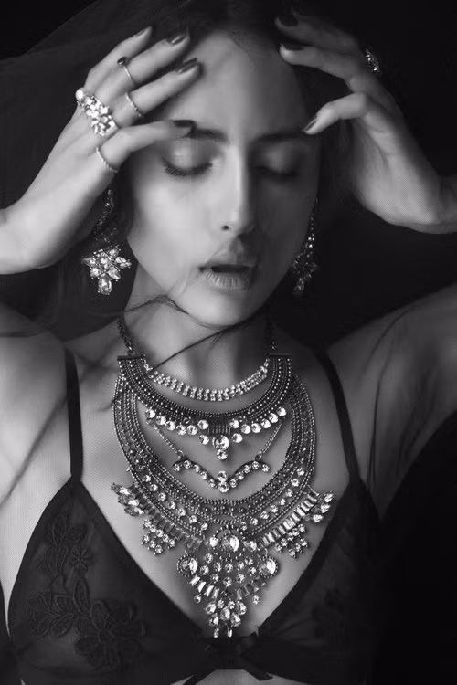 mau lai goc viet mac noi y khoe ve dep hoang da hinh anh 2