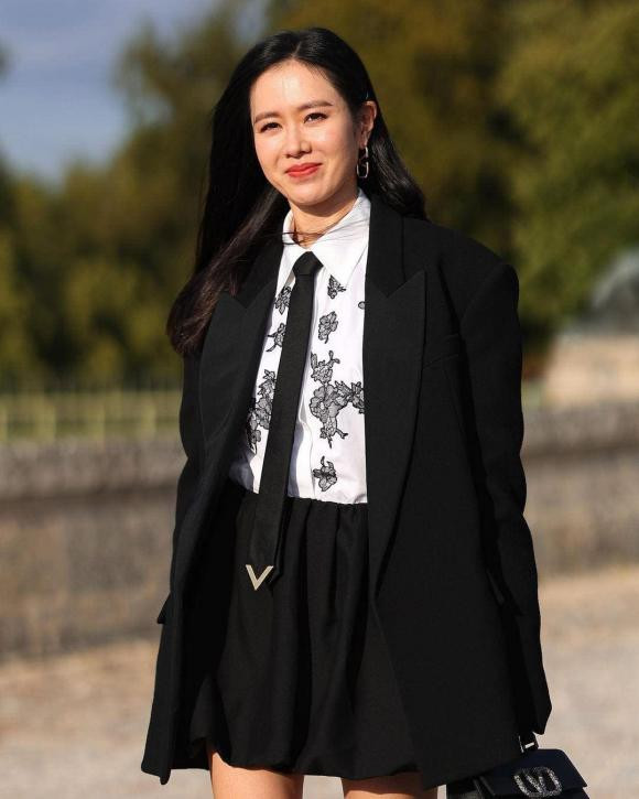 Nhan sắc cực phẩm của Son Ye Jin dù đã trải qua một lần sinh nở. Nhan sắc cực phẩm của Son Ye Jin dù đã trải qua một lần sinh nở.