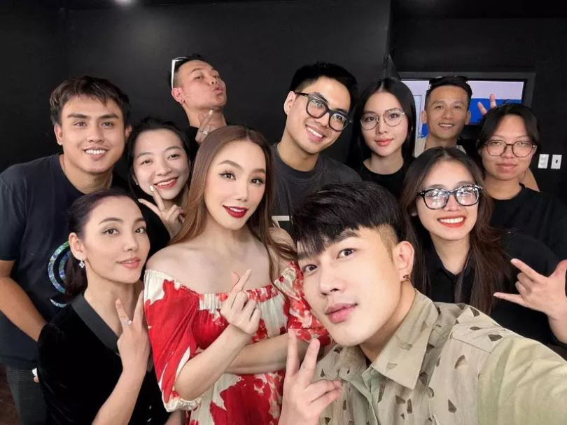 Hồ Quỳnh Hương xuất hiện với nhan sắc khác lạ khiến nhiều người khó nhận ra. Hồ Quỳnh Hương xuất hiện với nhan sắc khác lạ khiến nhiều người khó nhận ra.