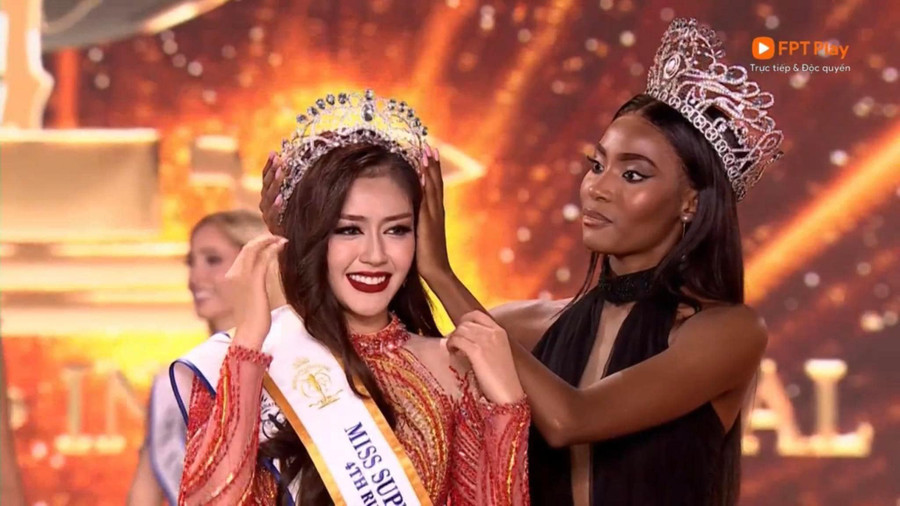 Đặng Thanh Ngân – đại diện của Việt Nam đã xuất sắc đoạt ngôi vị Á hậu 4 Hoa hậu Siêu quốc gia 2023. Đặng Thanh Ngân – đại diện của Việt Nam đã xuất sắc đoạt ngôi vị Á hậu 4 Hoa hậu Siêu quốc gia 2023.