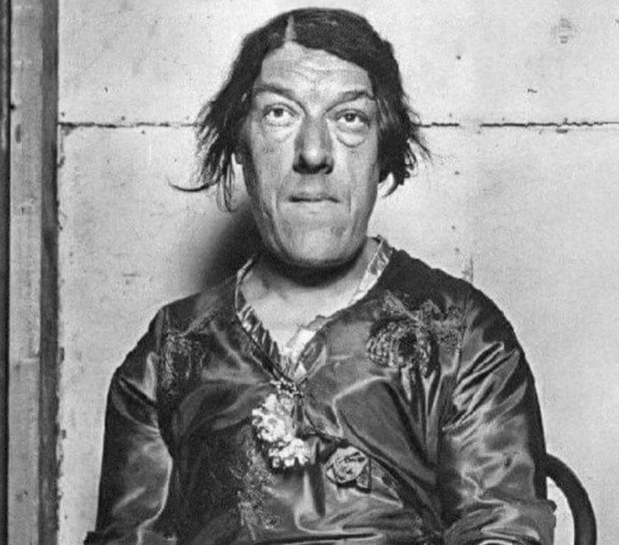 Nhan sắc ngày càng thay đổi của Mary Ann Bevan.