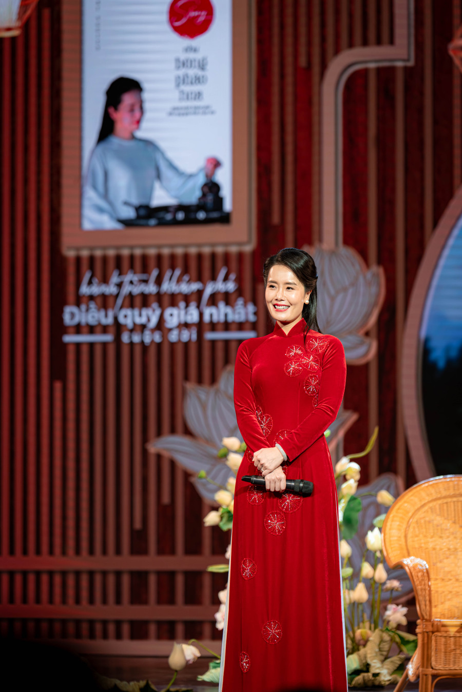 Nữ diễn giả truyền cảm hứng Ruby Nguyen trả lời câu “Điều quý giá nhất của đời người là gì?” trong cuốn sách đầu tay. Nữ diễn giả truyền cảm hứng Ruby Nguyen trả lời câu “Điều quý giá nhất của đời người là gì?” trong cuốn sách đầu tay.