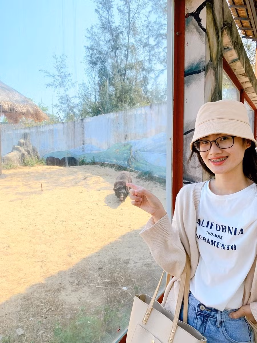 Nhan sắc thuở còn niềng răng của tân Miss World Vietnam - Huỳnh Trần Ý Nhi.