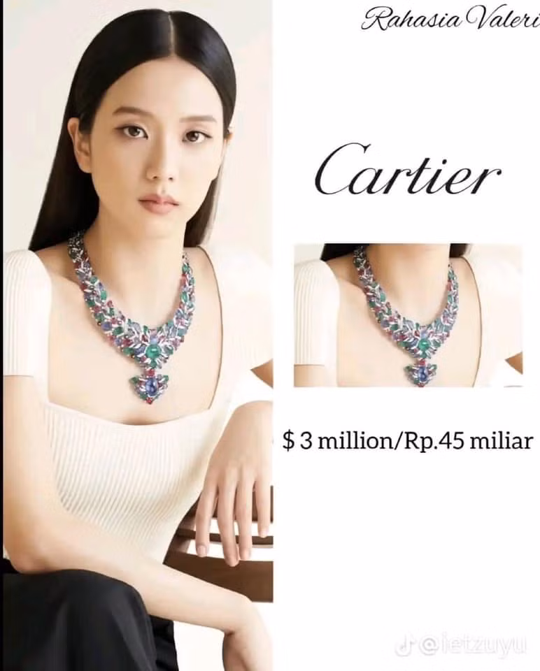 Được biết đến với tư cách là đại sứ của Cartier, Jisoo (BLACKPINK) bổ sung hoàn hảo cho thiết kế độc đáo và đầy màu sắc của chiếc vòng cổ có giá 3.000.000 USD (khoảng 70 tỷ đồng) của thương hiệu nổi tiếng này. Được biết đến với tư cách là đại sứ của Cartier, Jisoo (BLACKPINK) bổ sung hoàn hảo cho thiết kế độc đáo và đầy màu sắc của chiếc vòng cổ có giá 3.000.000 USD (khoảng 70 tỷ đồng) của thương hiệu nổi tiếng này.