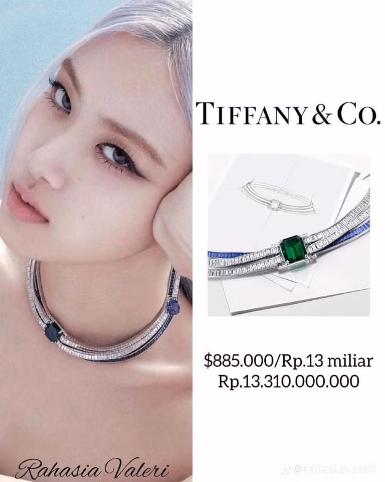Rosé (BLACKPINK) tiếp tục tỏa sáng trong danh sách này với thiết kế của Tiffany & Co có trị giá 885.000 USD (khoảng 20,5 tỷ đồng). Rosé (BLACKPINK) tiếp tục tỏa sáng trong danh sách này với thiết kế của Tiffany & Co có trị giá 885.000 USD (khoảng 20,5 tỷ đồng).