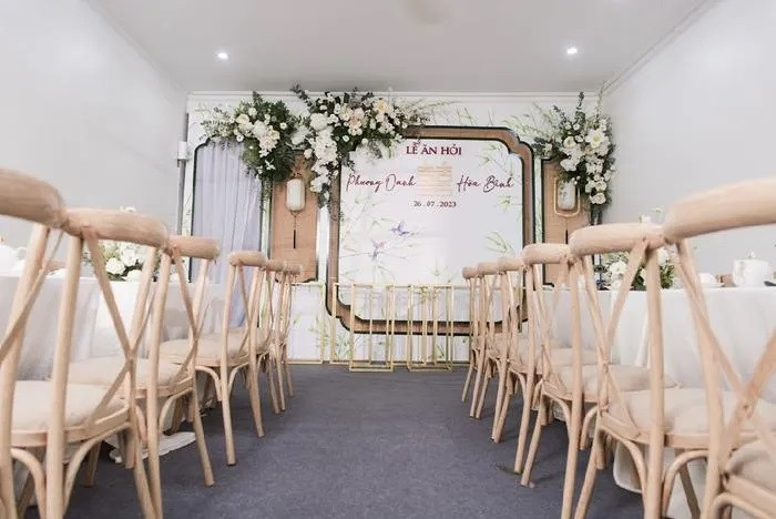 Sáng nay, lễ ăn hỏi của nữ diễn viên Phương Oanh và doanh nhân Nguyễn Hòa Bình (Shark Bình) đã diễn ra tại quê nhà cô dâu ở Hà Nam. Sáng nay, lễ ăn hỏi của nữ diễn viên Phương Oanh và doanh nhân Nguyễn Hòa Bình (Shark Bình) đã diễn ra tại quê nhà cô dâu ở Hà Nam.