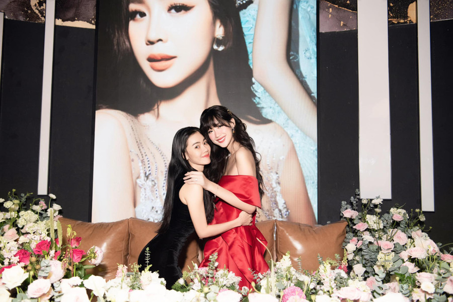 Bà Phạm Kim Dung và Hoa hậu Bảo Ngọc. Bà Phạm Kim Dung và Hoa hậu Bảo Ngọc.