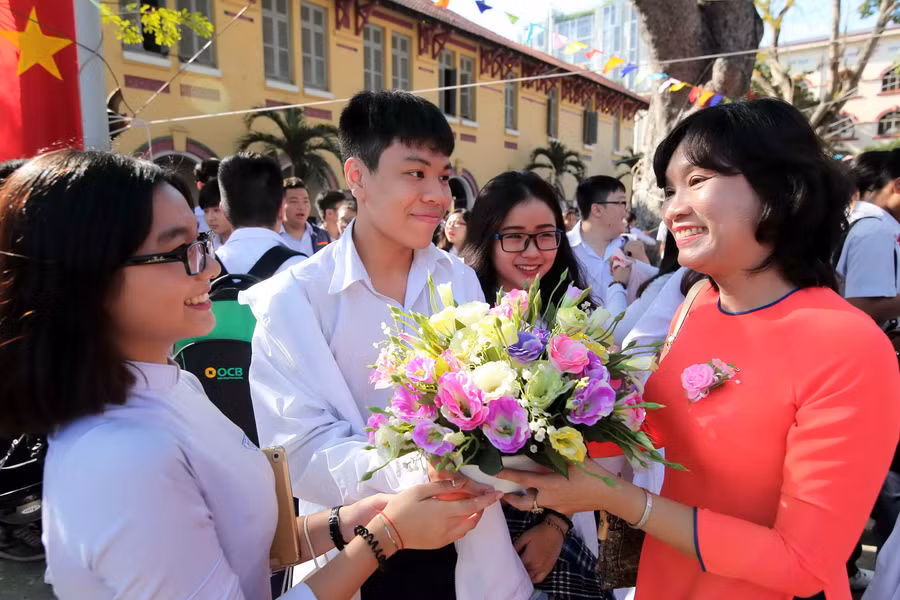 Các hoạt động kỷ niệm ngày Nhà giáo Việt Nam, dù diễn ra với hình thức nào tất cả đều hướng đến sự tri ân trước cống hiến lặng thầm của thầy cô. Ảnh: ITN