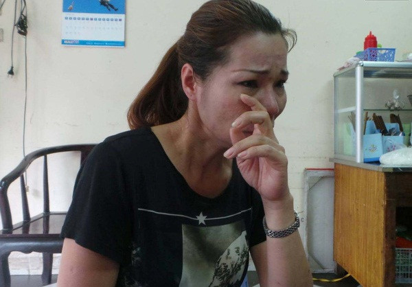 Chị Trang khóc nhiều khi kể lại câu chuyện đời mình Công an vào cuộc vụ trao nhầm con ở nhà hộ sinh 40 năm trước
