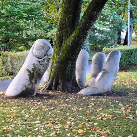 Nhung buc tranh doc dao tren pho - Anh 3