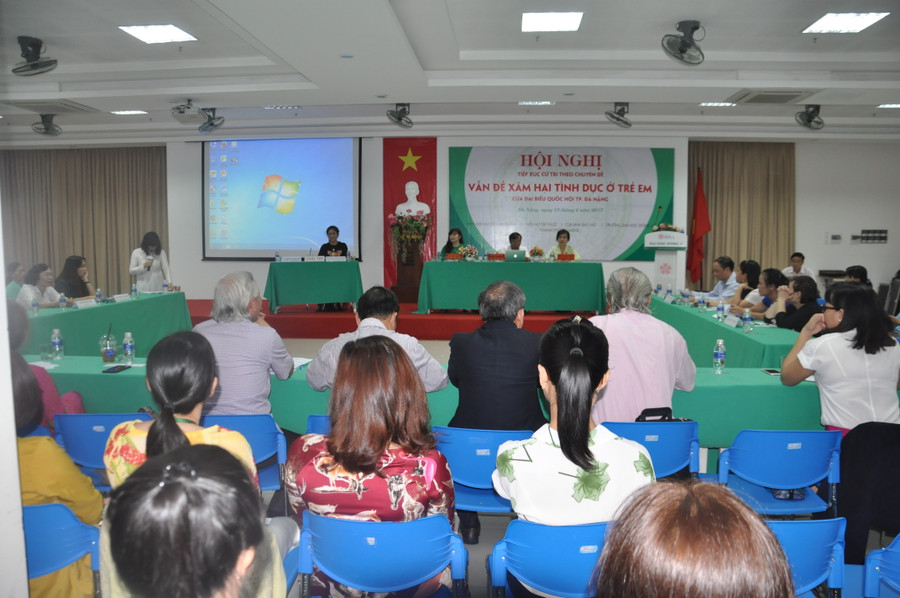 Vấn đề bạo hành và xâm hại tình dục trẻ em trở thành nội dung “nóng” tại các hội nghị tiếp xúc cử tri trong thời gian qua