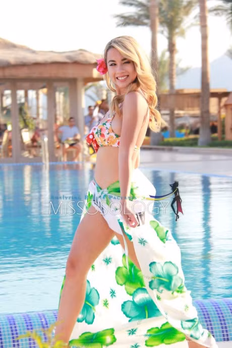 Muon dang quang, Nguyen Thi Thanh phai danh bai dan 